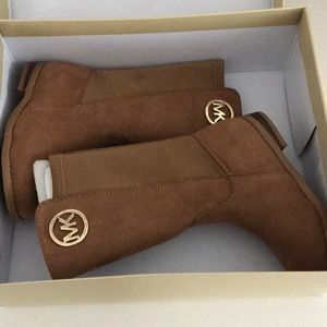 Michael Kors Toddler boots size 7